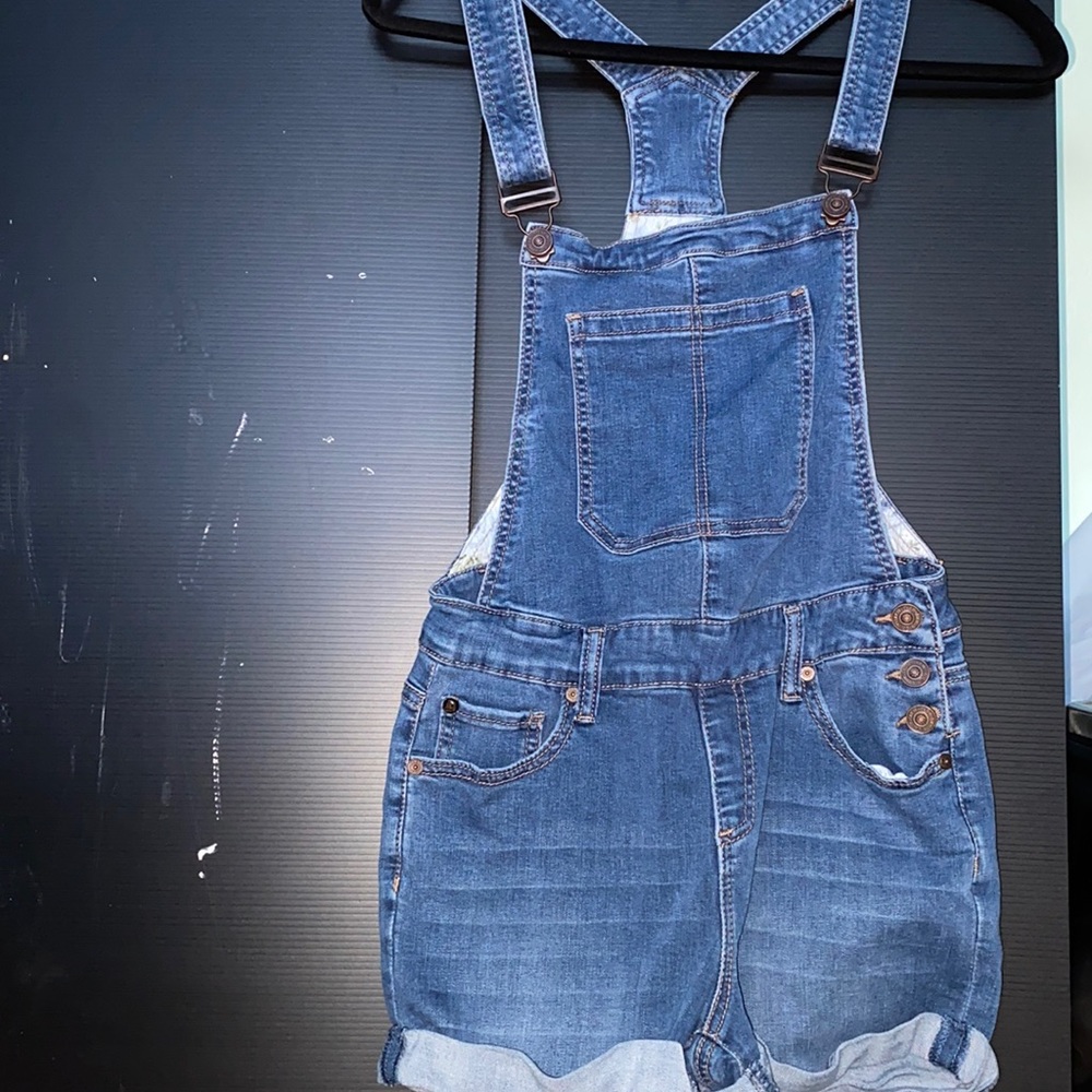 Overall shorts